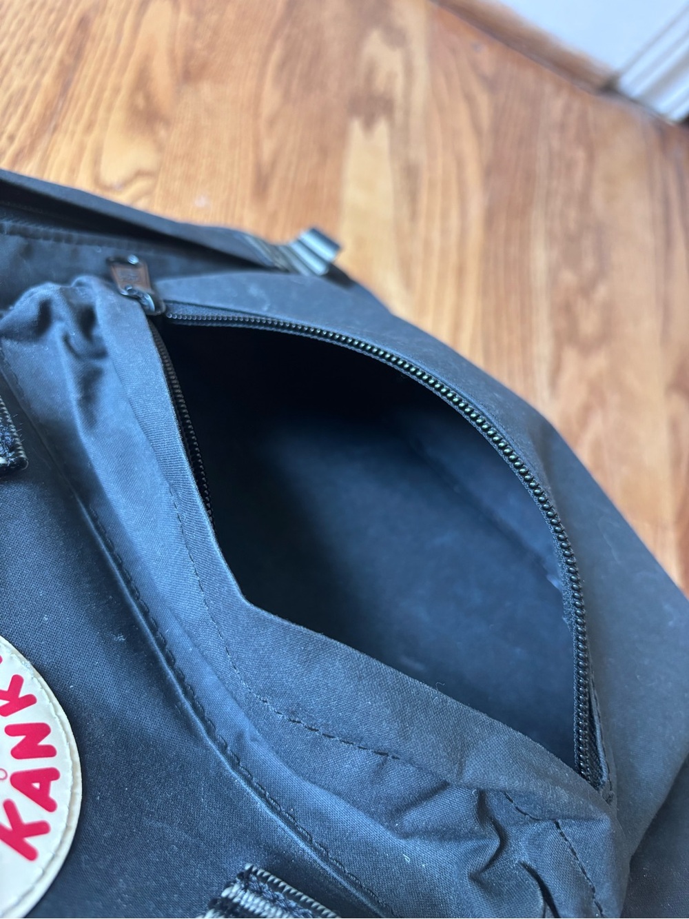 Kånken Black Backpack - Classic Daypack - Picture 3 of 10